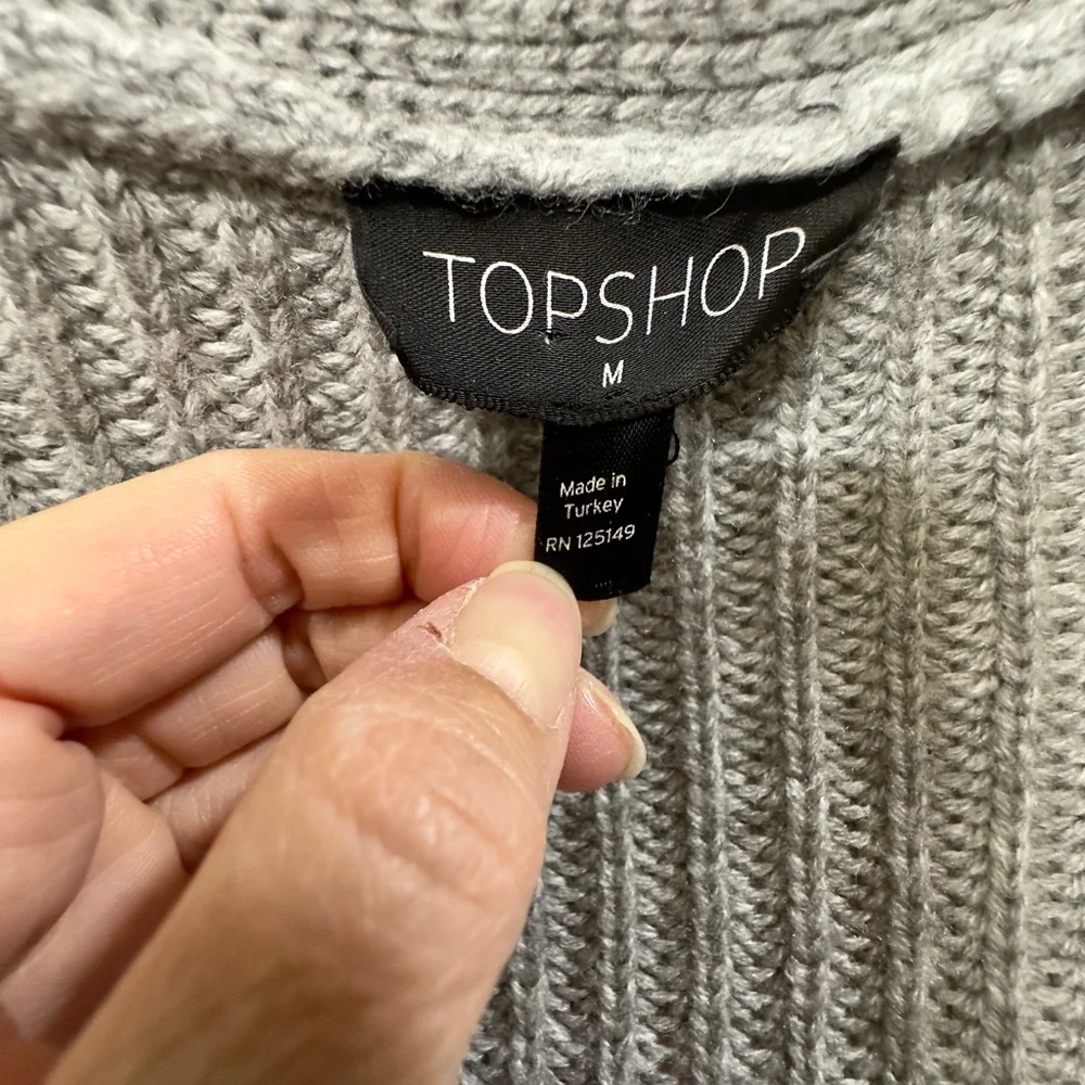 EUC‎ Topshop Cable Knit Gray Women's Cardigan Size M